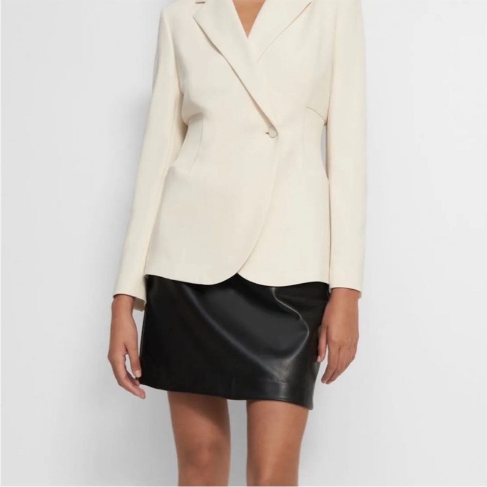Theory NWT admiral blazer in crepe fabric rice color